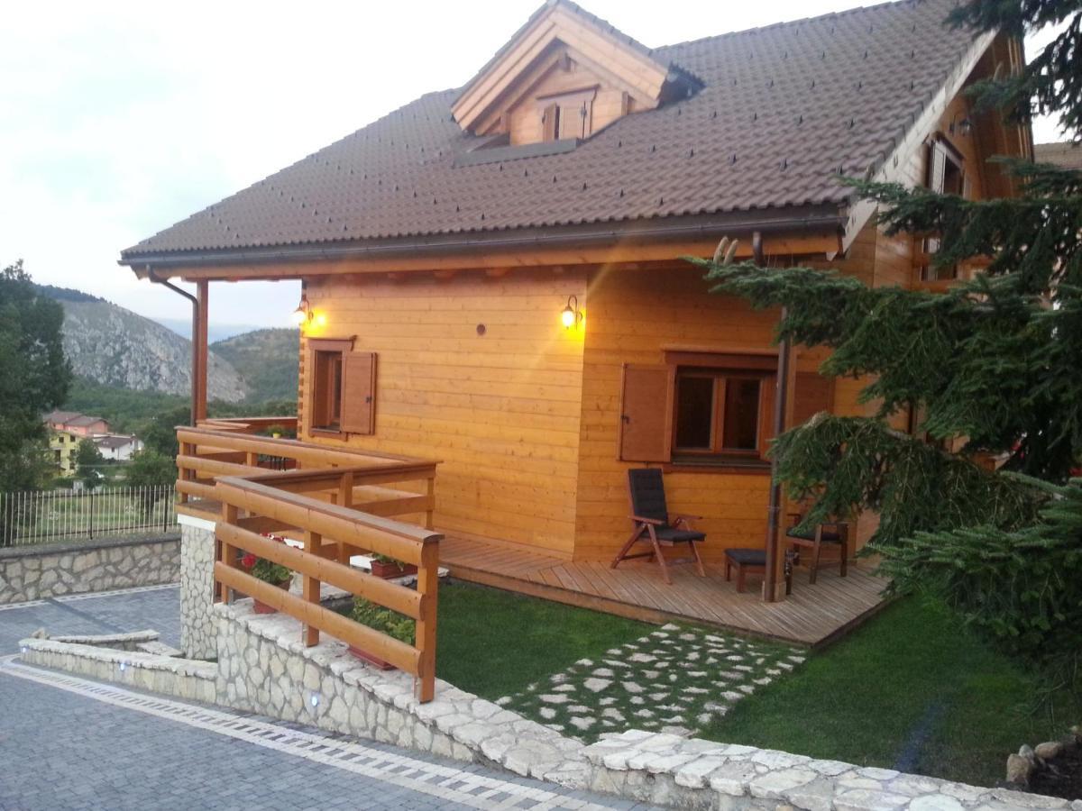 San Felice d'Ocre B&B Lo Chalet Di Ocre المظهر الخارجي الصورة